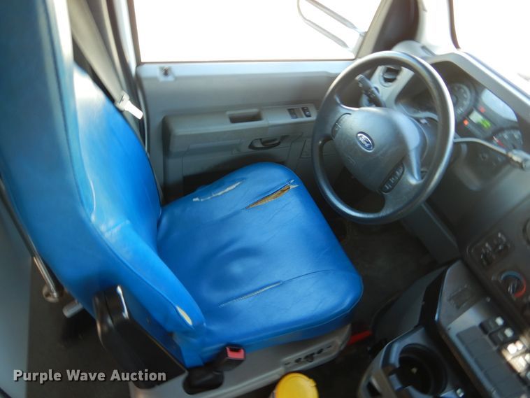 image for item EK9130 2011 Ford E350 Super Duty Star Tran shuttle bus