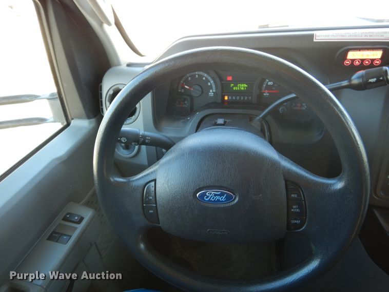 image for item EK9130 2011 Ford E350 Super Duty Star Tran shuttle bus