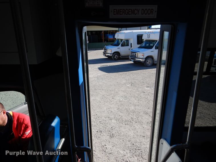 image for item EK9130 2011 Ford E350 Super Duty Star Tran shuttle bus