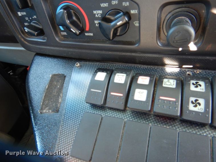 image for item EK9130 2011 Ford E350 Super Duty Star Tran shuttle bus