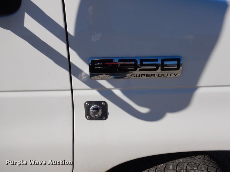 image for item EK9130 2011 Ford E350 Super Duty Star Tran shuttle bus