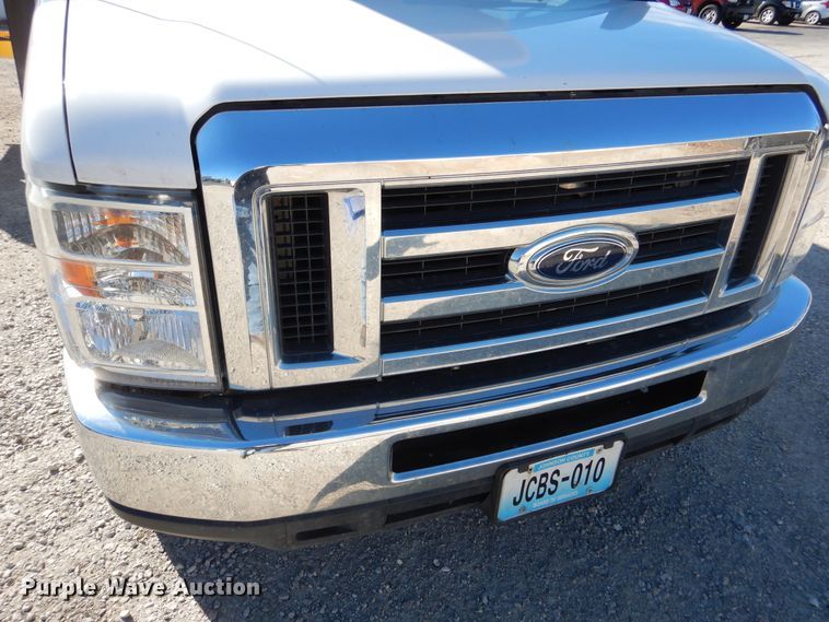 image for item EK9130 2011 Ford E350 Super Duty Star Tran shuttle bus