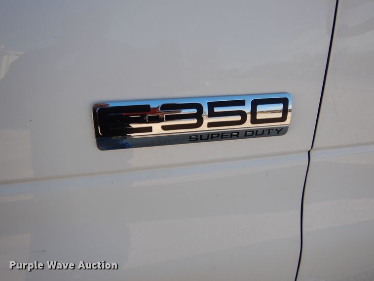 image for item EK9130 2011 Ford E350 Super Duty Star Tran shuttle bus