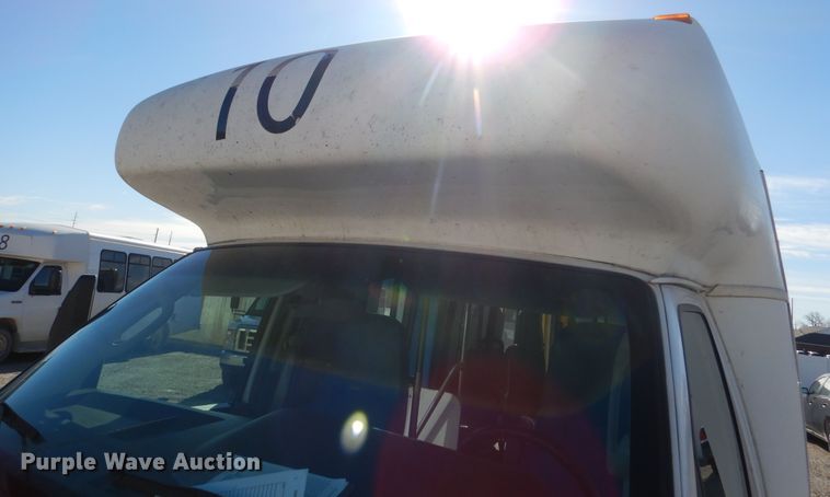 image for item EK9130 2011 Ford E350 Super Duty Star Tran shuttle bus