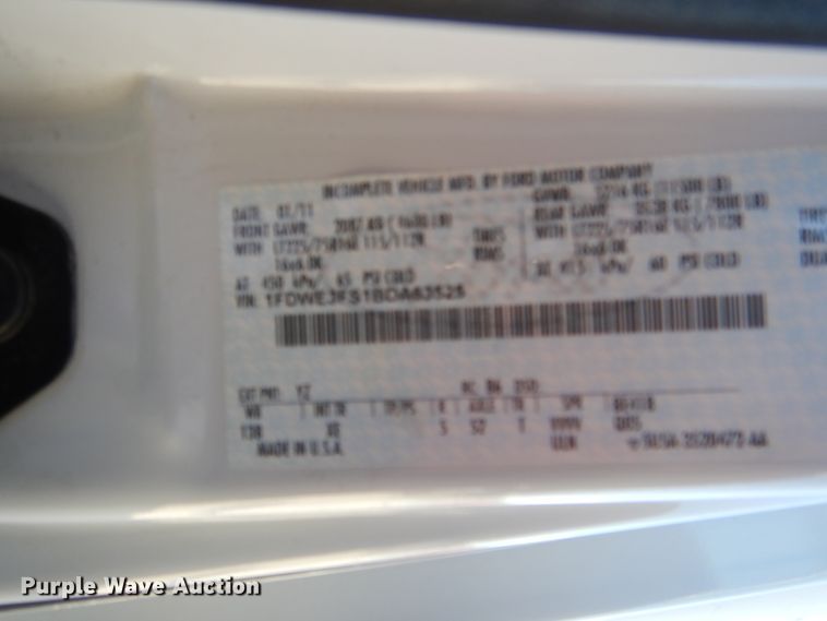 image for item EK9130 2011 Ford E350 Super Duty Star Tran shuttle bus