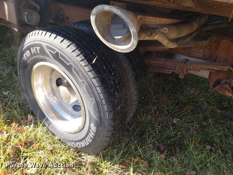 image for item EL9750 1995 Chevrolet K3500 dump flatbed pickup truck