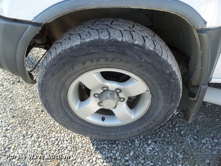 image for item EM9860 2004 Nissan Xterra SE SUV