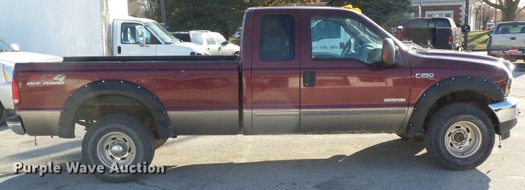 image for item EM9862 2004 Ford F250 Super Duty SuperCab pickup truck