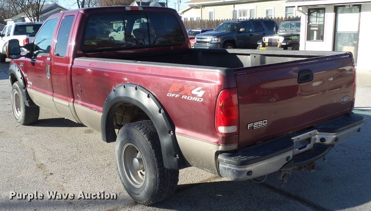 image for item EM9862 2004 Ford F250 Super Duty SuperCab pickup truck