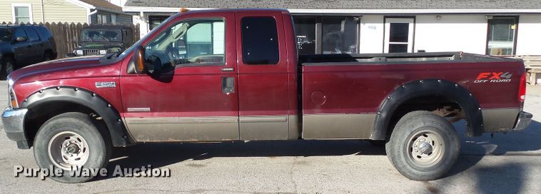 image for item EM9862 2004 Ford F250 Super Duty SuperCab pickup truck