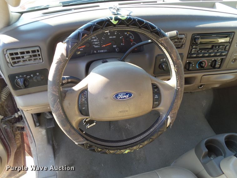 image for item EM9862 2004 Ford F250 Super Duty SuperCab pickup truck