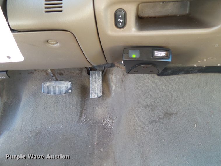 image for item EM9862 2004 Ford F250 Super Duty SuperCab pickup truck