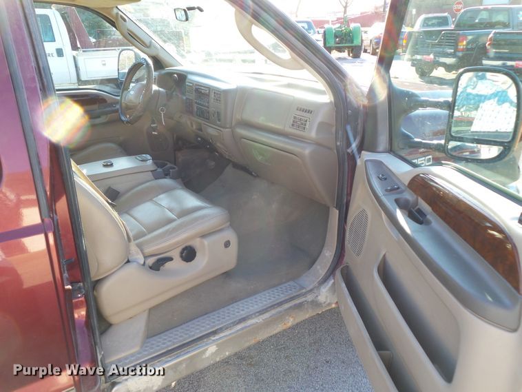 image for item EM9862 2004 Ford F250 Super Duty SuperCab pickup truck