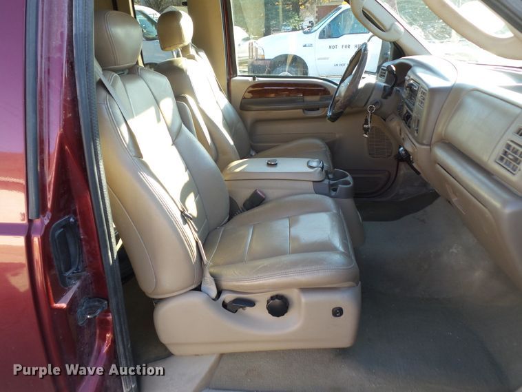 image for item EM9862 2004 Ford F250 Super Duty SuperCab pickup truck