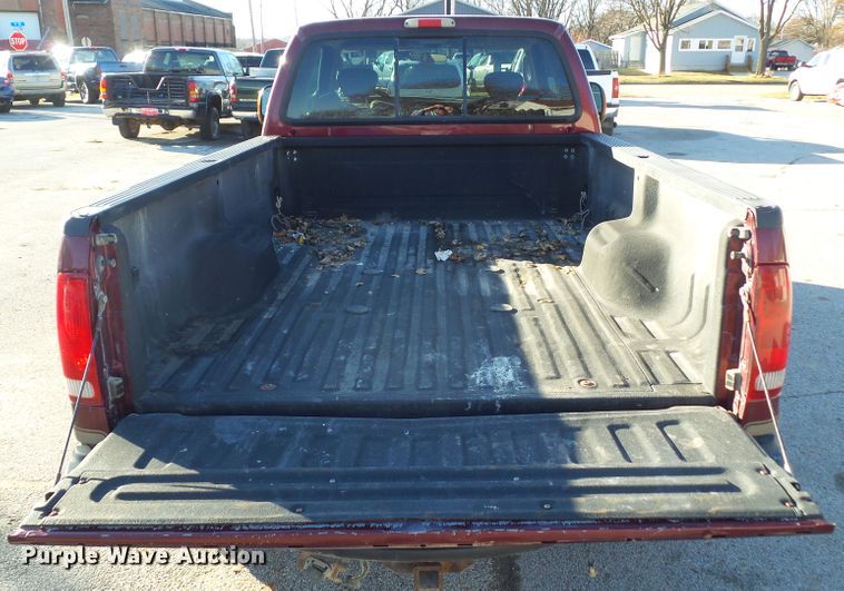 image for item EM9862 2004 Ford F250 Super Duty SuperCab pickup truck