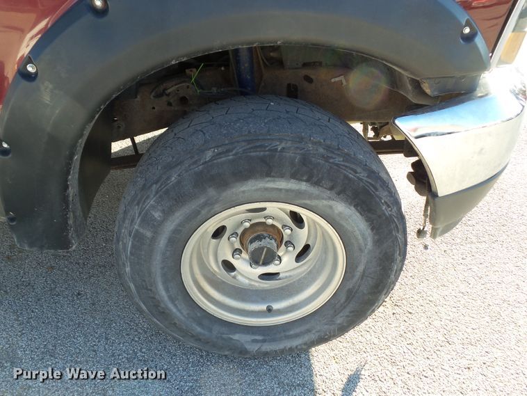 image for item EM9862 2004 Ford F250 Super Duty SuperCab pickup truck