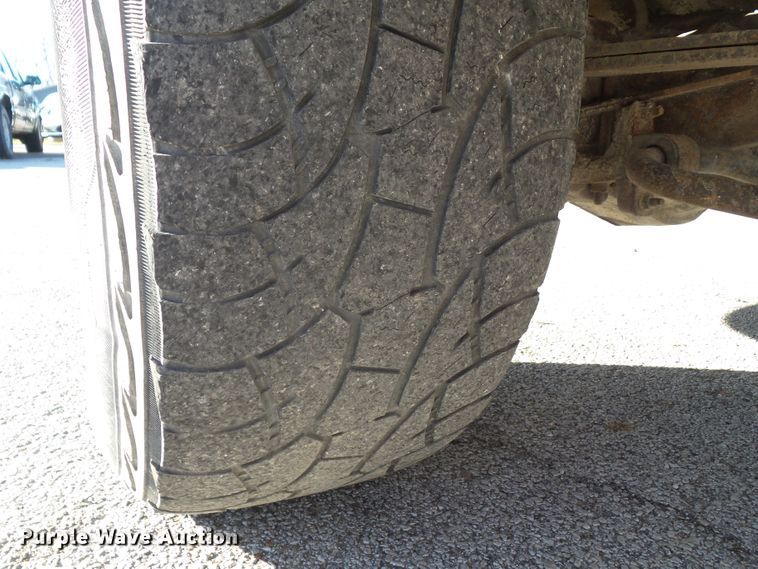 image for item EM9862 2004 Ford F250 Super Duty SuperCab pickup truck