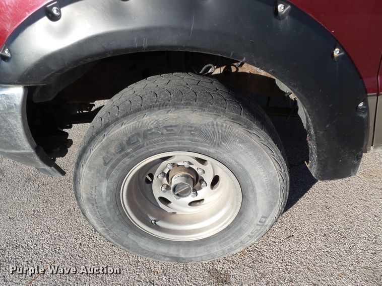 image for item EM9862 2004 Ford F250 Super Duty SuperCab pickup truck