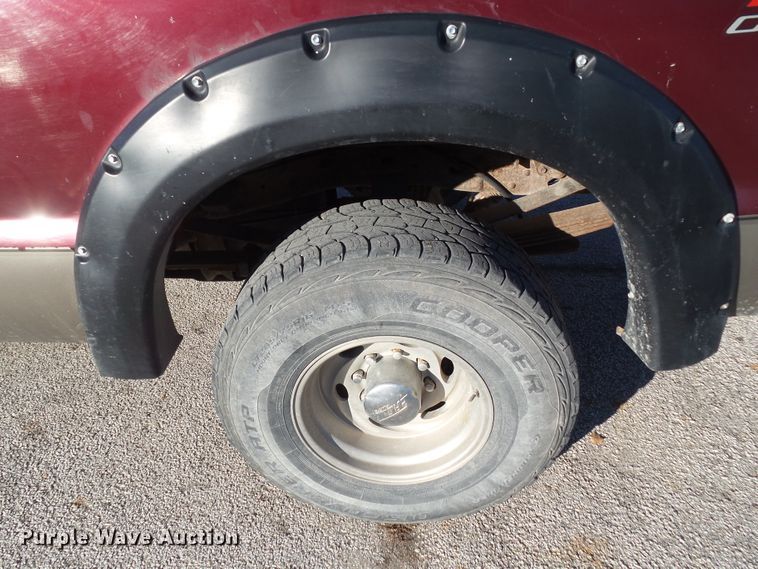 image for item EM9862 2004 Ford F250 Super Duty SuperCab pickup truck