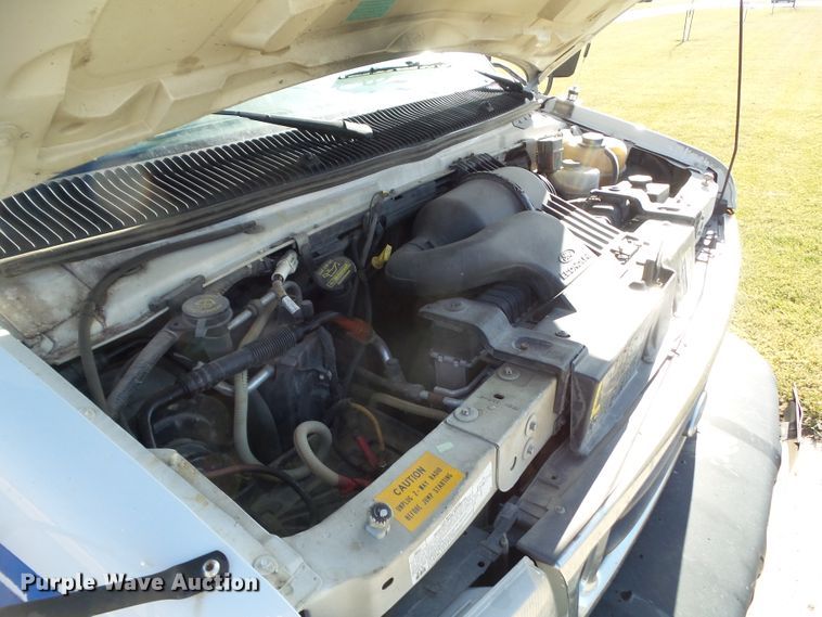 image for item EM9866 2005 Ford Econoline E450 Supreme BSSN22 shuttle bus