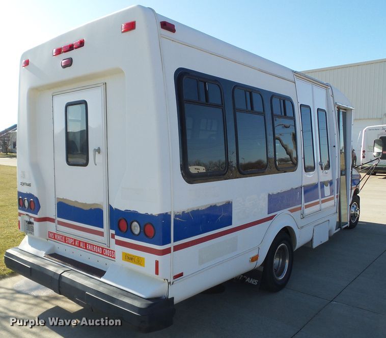image for item EM9867 2006 Ford Econoline E450 Supreme BSSN22 shuttle bus