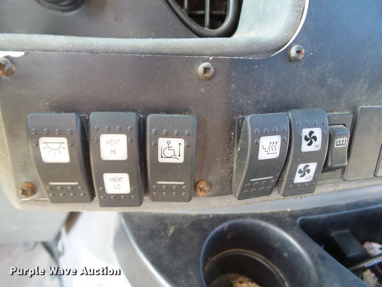 image for item EM9867 2006 Ford Econoline E450 Supreme BSSN22 shuttle bus