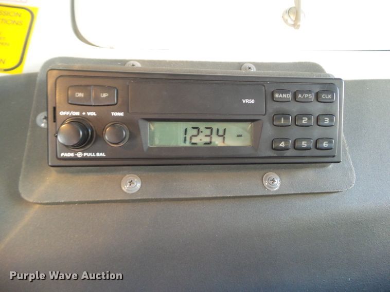 image for item EM9867 2006 Ford Econoline E450 Supreme BSSN22 shuttle bus