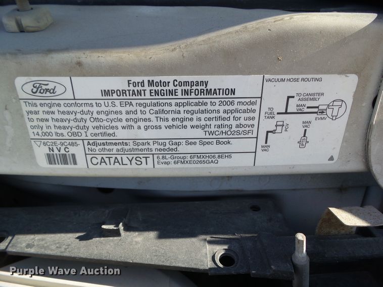 image for item EM9867 2006 Ford Econoline E450 Supreme BSSN22 shuttle bus