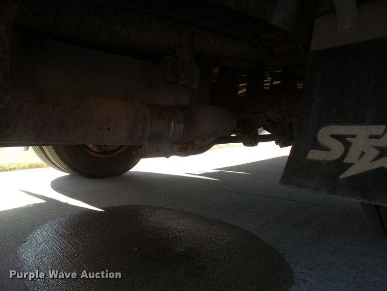 image for item EM9867 2006 Ford Econoline E450 Supreme BSSN22 shuttle bus