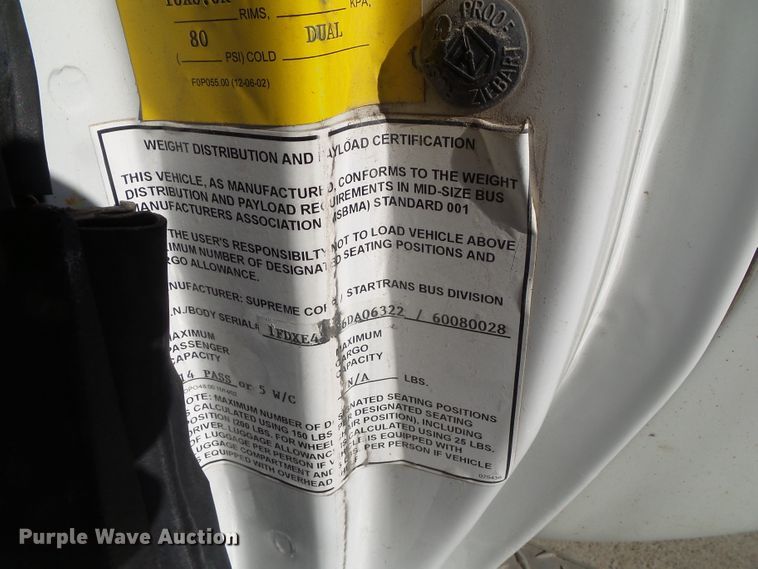 image for item EM9867 2006 Ford Econoline E450 Supreme BSSN22 shuttle bus