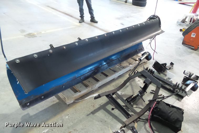 image for item EM9868 2005 Northman 2300A snow plow