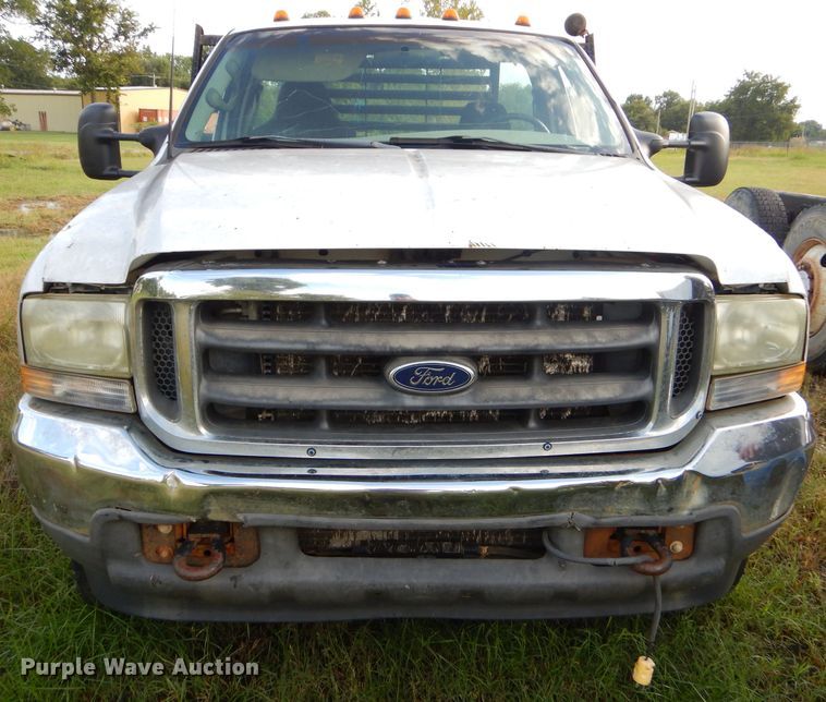 image for item EY9327 2002 Ford F450 Super Duty flatbed truck