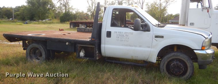 image for item EY9327 2002 Ford F450 Super Duty flatbed truck