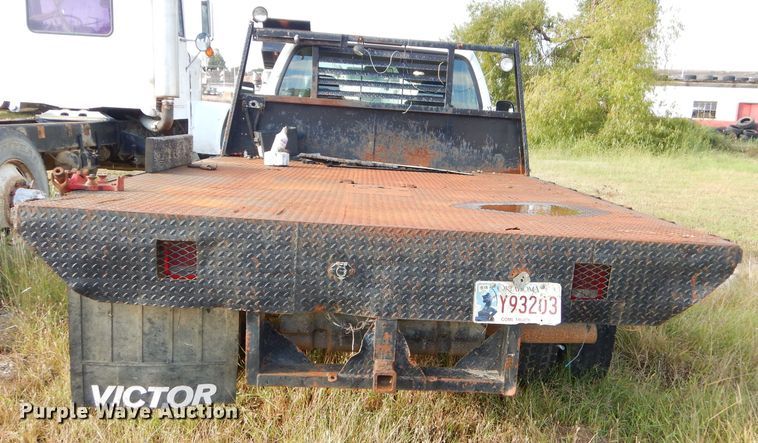 image for item EY9327 2002 Ford F450 Super Duty flatbed truck