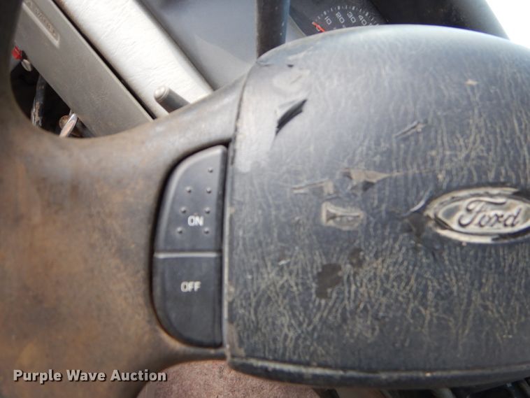 image for item EY9327 2002 Ford F450 Super Duty flatbed truck