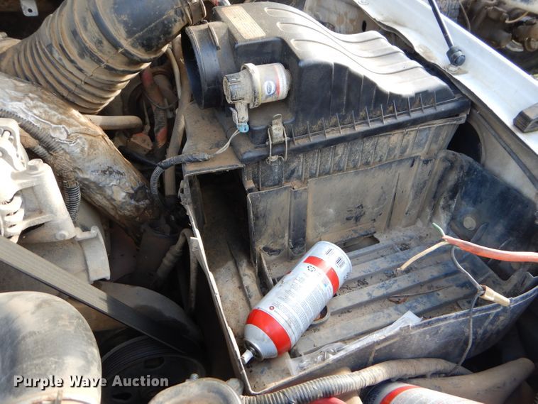 image for item EY9327 2002 Ford F450 Super Duty flatbed truck