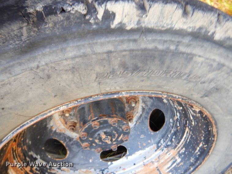 image for item EY9327 2002 Ford F450 Super Duty flatbed truck