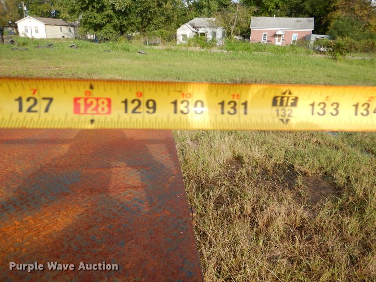 image for item EY9327 2002 Ford F450 Super Duty flatbed truck