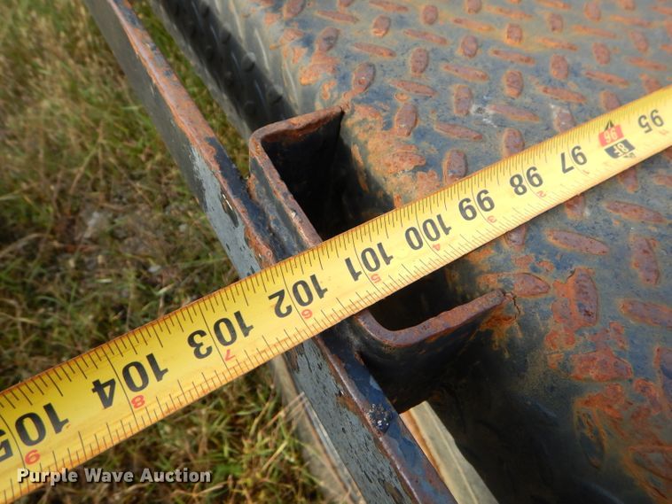 image for item EY9327 2002 Ford F450 Super Duty flatbed truck