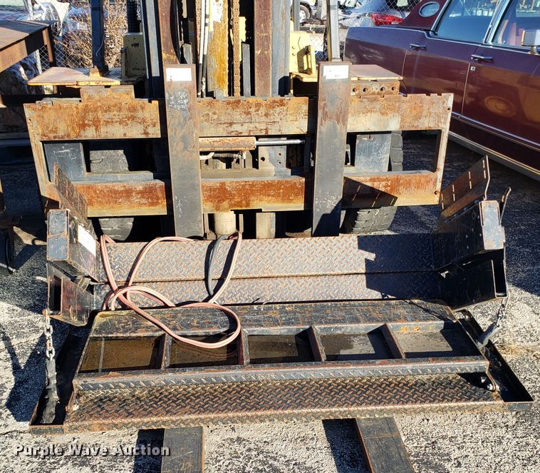 image for item EZ9010 Tommy Gate end gate lift