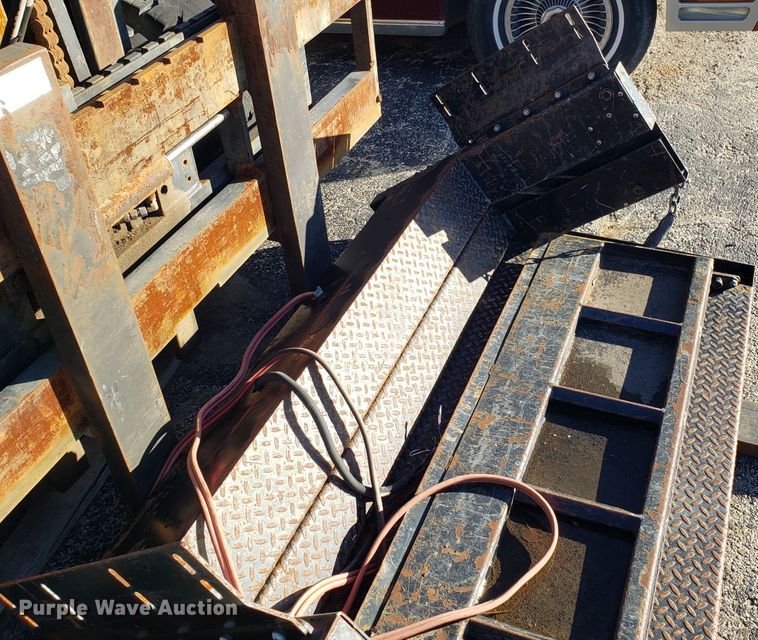 image for item EZ9010 Tommy Gate end gate lift
