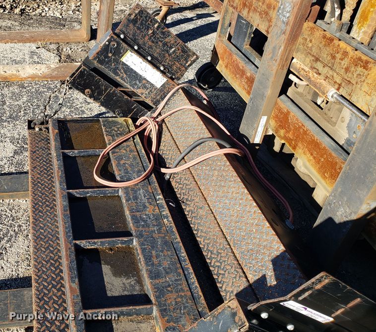 image for item EZ9010 Tommy Gate end gate lift