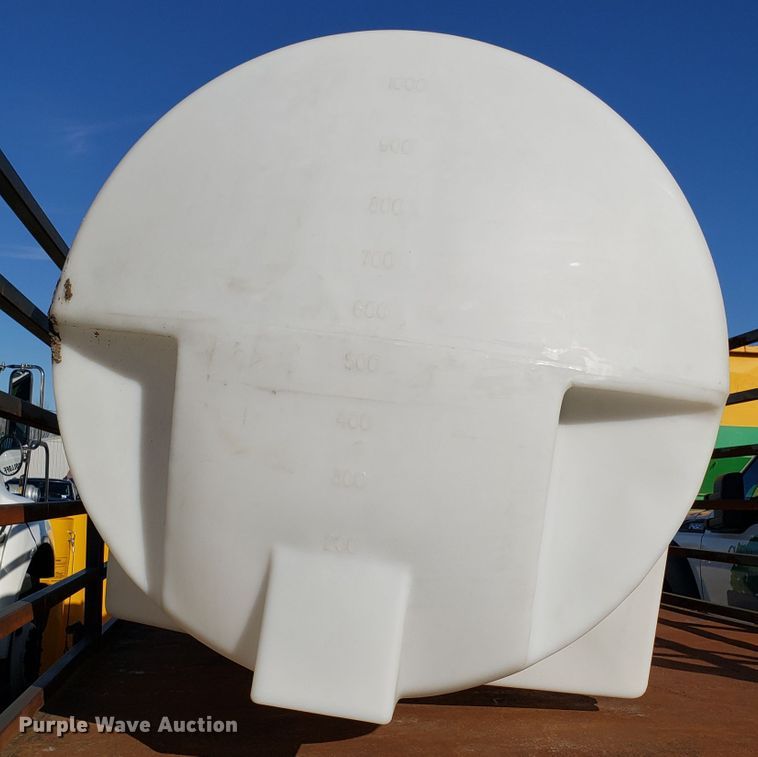 image for item EZ9013 1,000 gallon poly tank