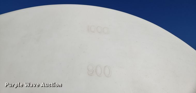 image for item EZ9013 1,000 gallon poly tank