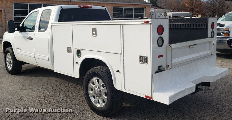 image for item EZ9034 2012 GMC Sierra 2500HD Ext. Cab utility bed pickup truck