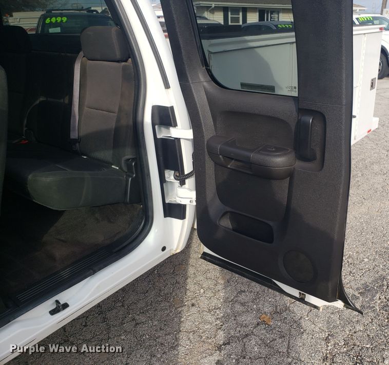 image for item EZ9034 2012 GMC Sierra 2500HD Ext. Cab utility bed pickup truck