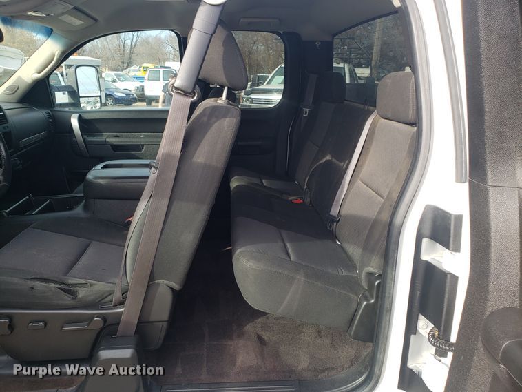 image for item EZ9034 2012 GMC Sierra 2500HD Ext. Cab utility bed pickup truck