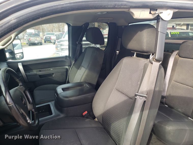 image for item EZ9034 2012 GMC Sierra 2500HD Ext. Cab utility bed pickup truck