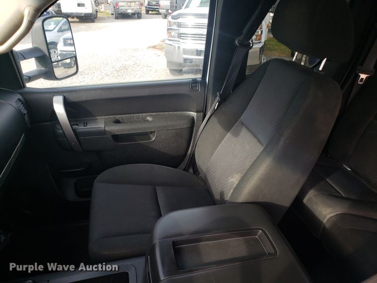 image for item EZ9034 2012 GMC Sierra 2500HD Ext. Cab utility bed pickup truck