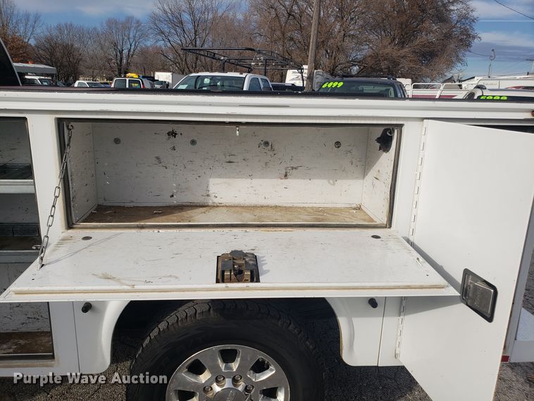 image for item EZ9034 2012 GMC Sierra 2500HD Ext. Cab utility bed pickup truck